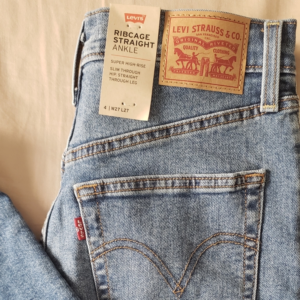 Levi's ribcage straight ankle jeans